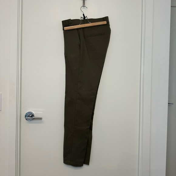 Green fitted suit - Picture 4 of 7